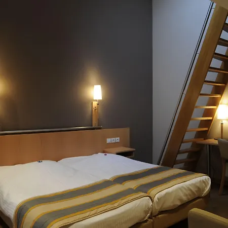 Du Commerce Hotel